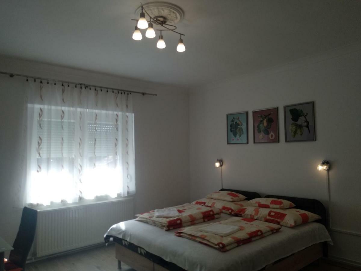 Füge Vendégház Miskolc Exterior foto
