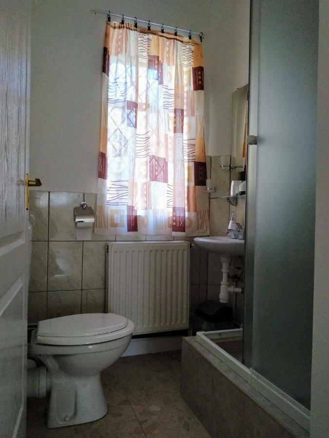 Füge Vendégház Miskolc Exterior foto