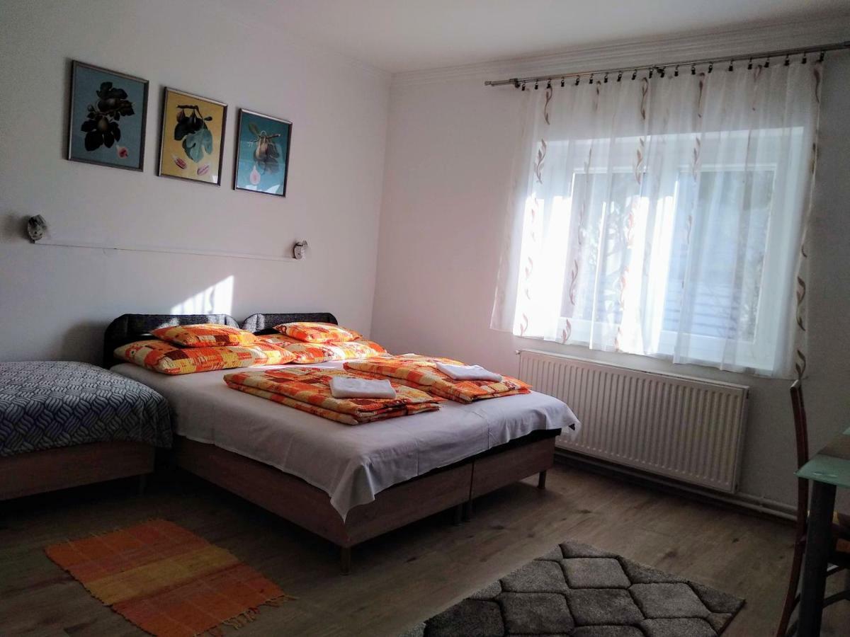 Füge Vendégház Miskolc Exterior foto
